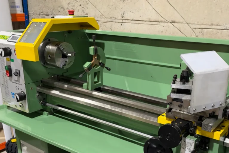 Warco D250EL lathe in the MDIN workshop
