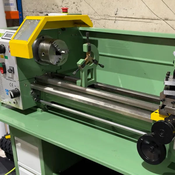 Warco D250EL lathe in the MDIN workshop